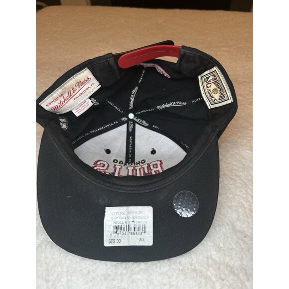 mitchell & Ness Hardwood Classics Chicago Bulls NBA Hat Cap - Picture 4 of 5